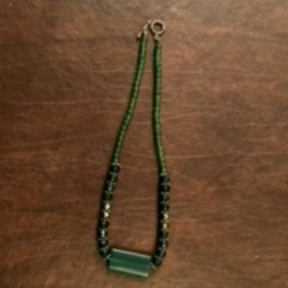 Vintage Green Beaded Necklace Handmade by an Argentine Designer - Picture 7 of 8